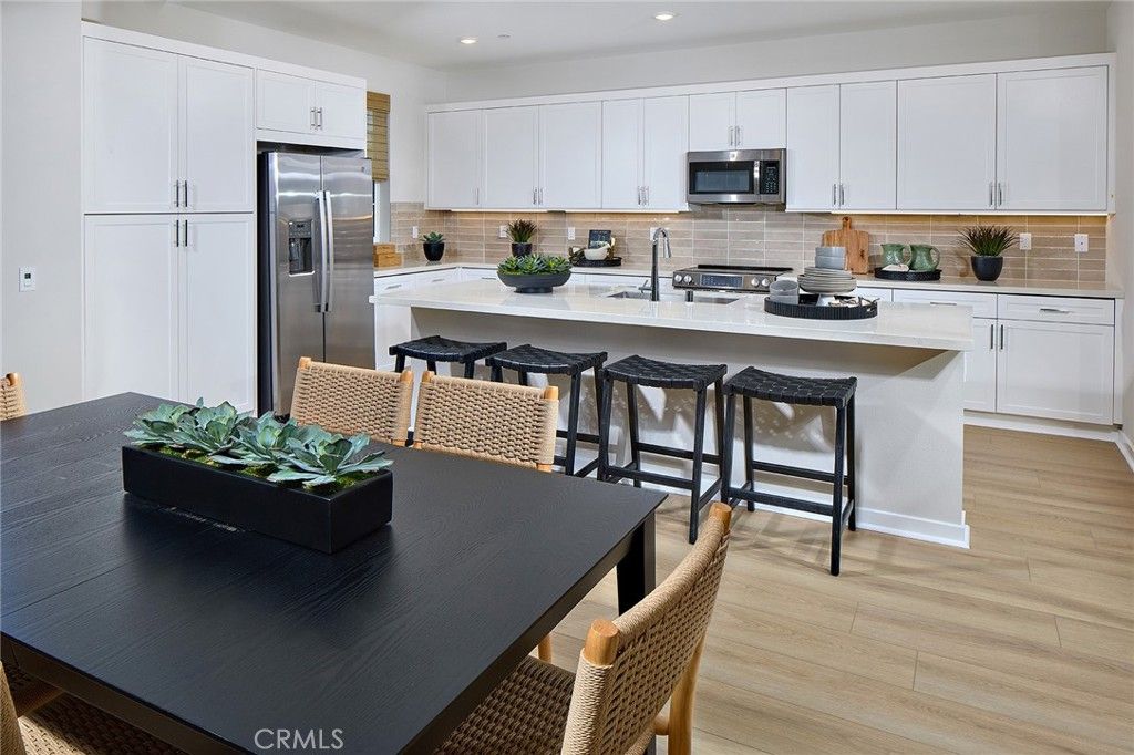 Image 6 of property listing at 5826 Walden Court, Eastvale, CA 92880