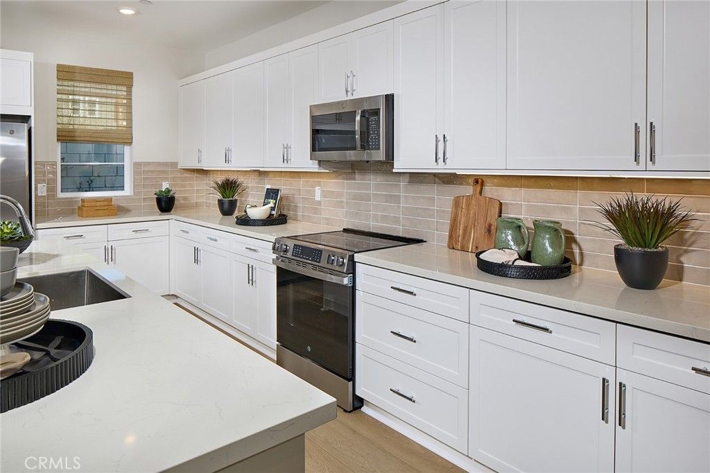 Image 8 of property listing at 5826 Walden Court, Eastvale, CA 92880