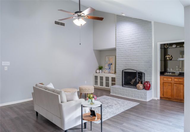 12226 Ravenmoor Drive, Houston, TX 77077
