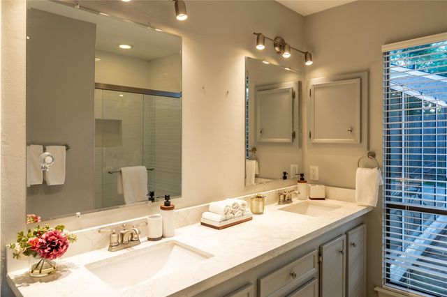12226 Ravenmoor Drive, Houston, TX 77077