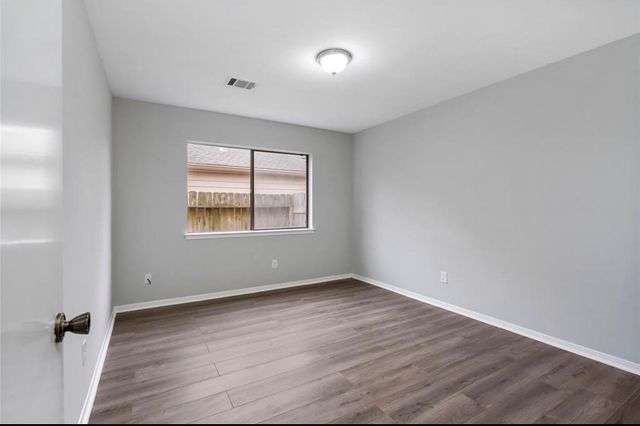 12226 Ravenmoor Drive, Houston, TX 77077
