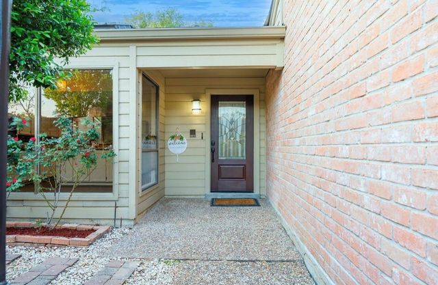 12226 Ravenmoor Drive, Houston, TX 77077