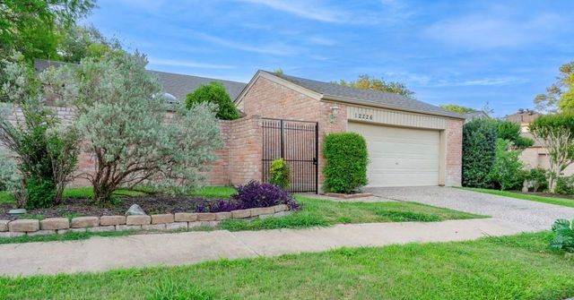 12226 Ravenmoor Drive, Houston, TX 77077