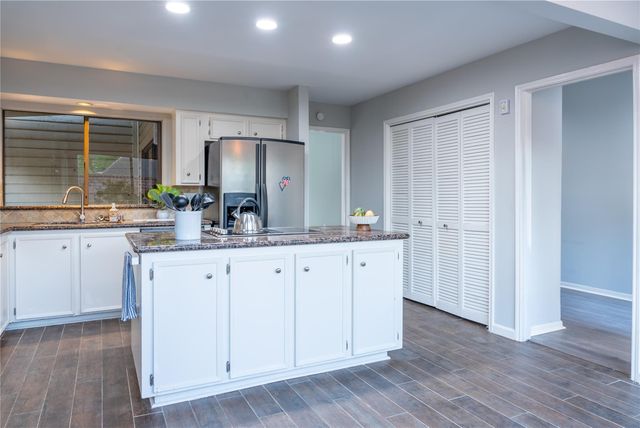 12226 Ravenmoor Drive, Houston, TX 77077