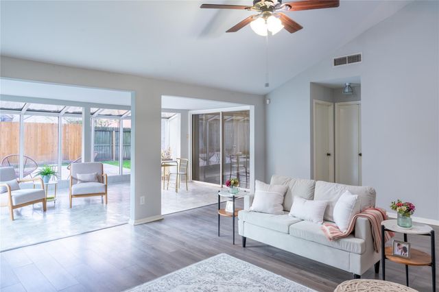 12226 Ravenmoor Drive, Houston, TX 77077