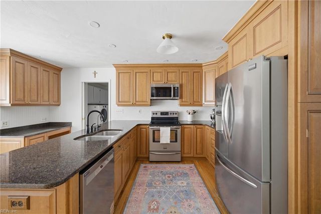 1517 Colbeck CT, Virginia Beach, VA 23456