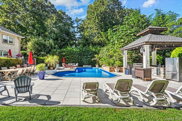 6 Carman Road, Dix Hills, NY 11746