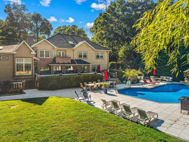 6 Carman Road, Dix Hills, NY 11746