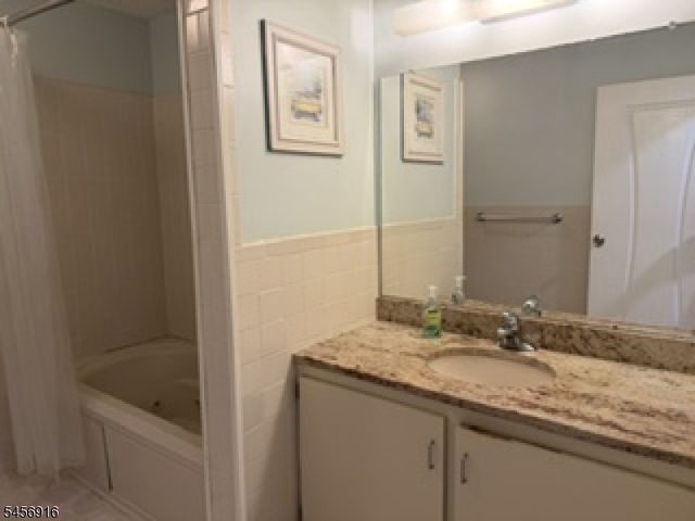 253 Rachel Ct, Franklin Twp., NJ 08823