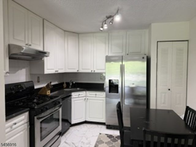 253 Rachel Ct, Franklin Twp., NJ 08823
