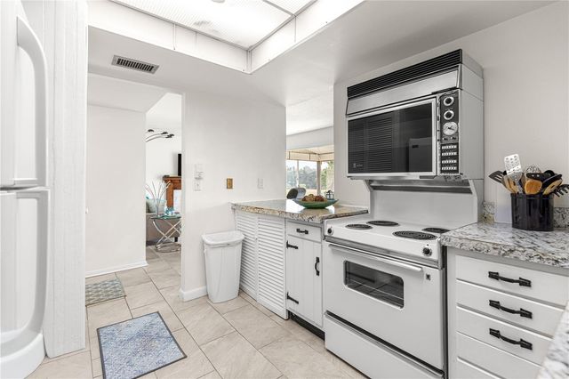 628 MIDWAY DRIVE B, Ocala, FL 34472