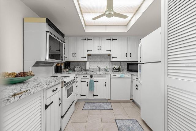 628 MIDWAY DRIVE B, Ocala, FL 34472