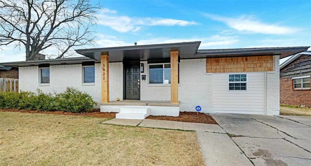 3822 NW Meadowbrook Dr, Lawton, OK 73507