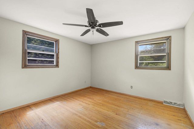 103 Debbie COURT, Waukesha, WI 53189