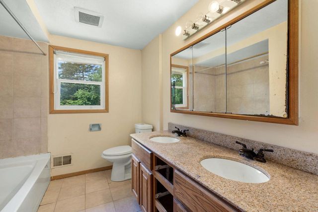 103 Debbie COURT, Waukesha, WI 53189