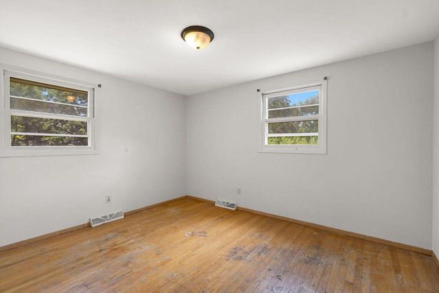 103 Debbie COURT, Waukesha, WI 53189