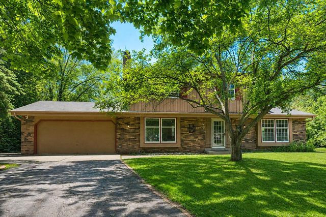 103 Debbie COURT, Waukesha, WI 53189