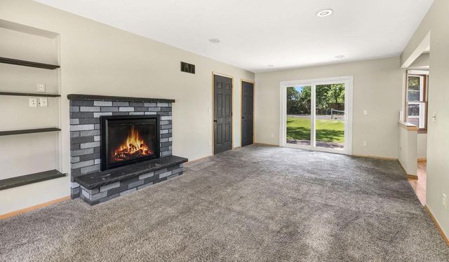 103 Debbie COURT, Waukesha, WI 53189