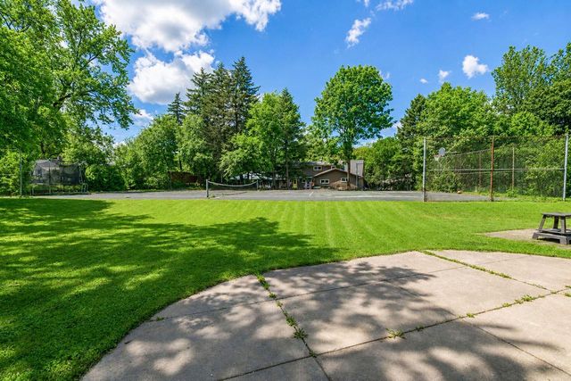 103 Debbie COURT, Waukesha, WI 53189