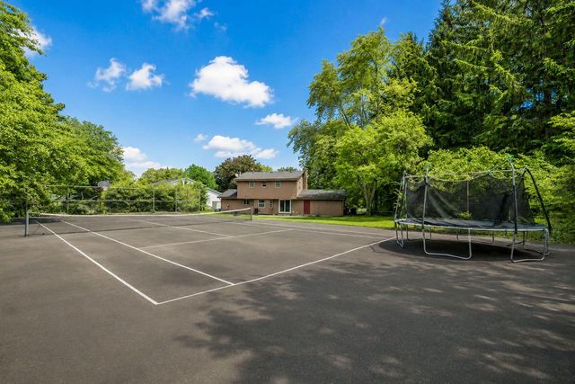 103 Debbie COURT, Waukesha, WI 53189