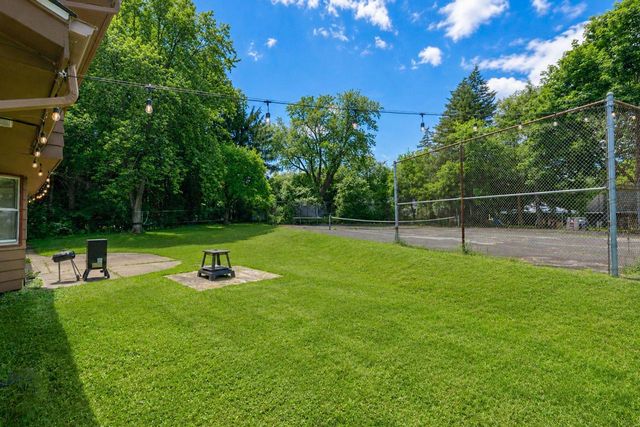 103 Debbie COURT, Waukesha, WI 53189