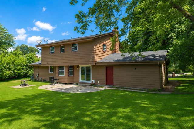 103 Debbie COURT, Waukesha, WI 53189