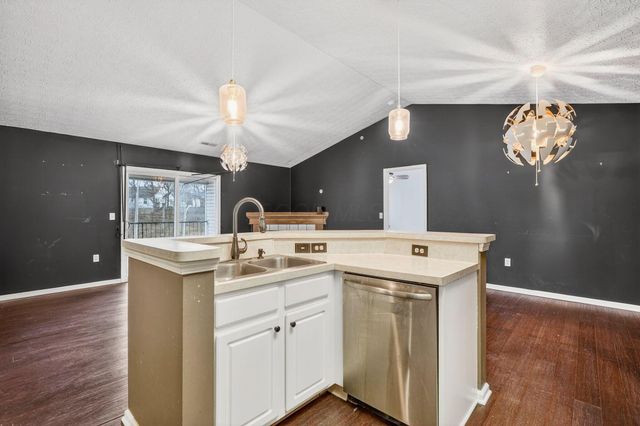 6200 Harbour Pointe, 301, Columbus, OH 43231