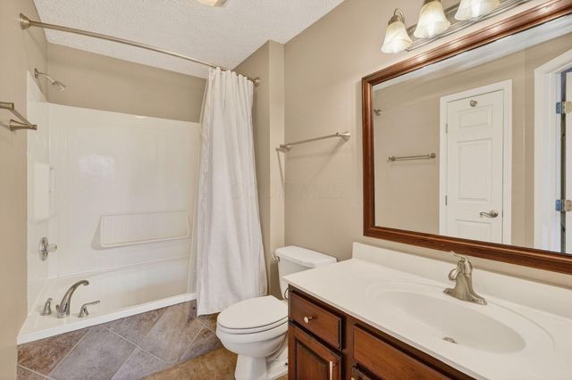 6200 Harbour Pointe, 301, Columbus, OH 43231