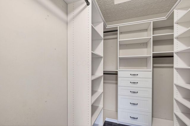 6200 Harbour Pointe, 301, Columbus, OH 43231