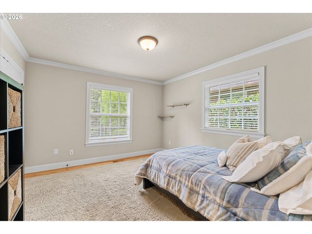 17370 CANYON Dr, Lake Oswego, OR 97034