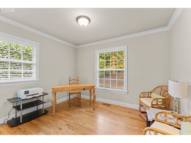 17370 CANYON Dr, Lake Oswego, OR 97034