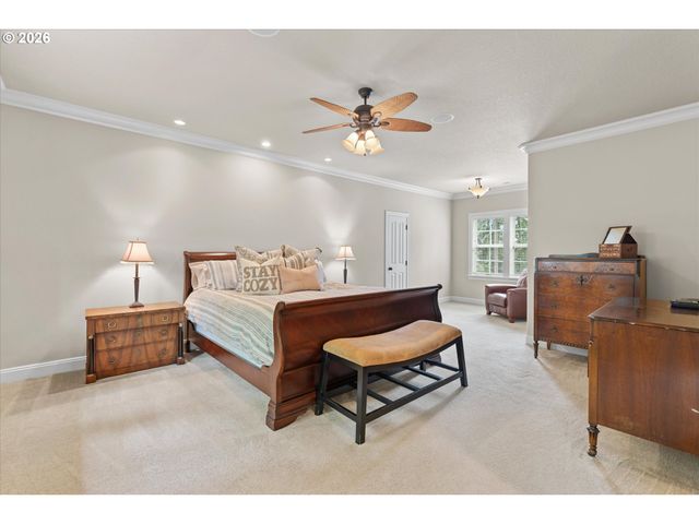 17370 CANYON Dr, Lake Oswego, OR 97034