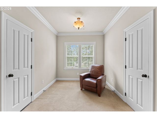 17370 CANYON Dr, Lake Oswego, OR 97034