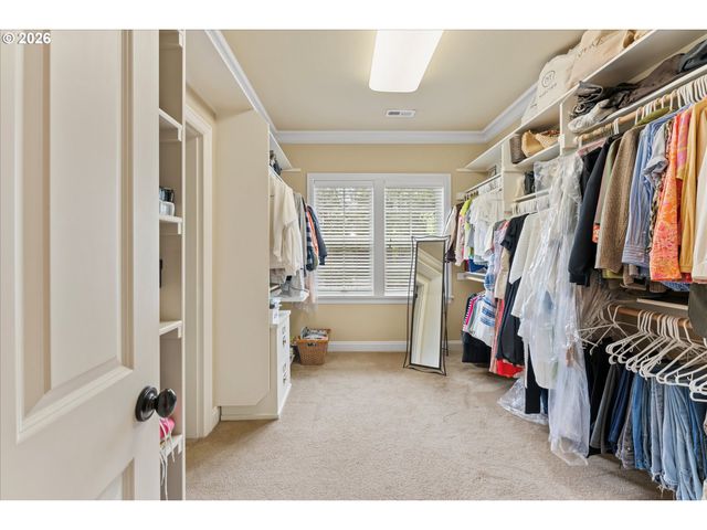 17370 CANYON Dr, Lake Oswego, OR 97034