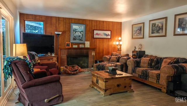 2925 Roanoke Court, Bakersfield, CA 93306