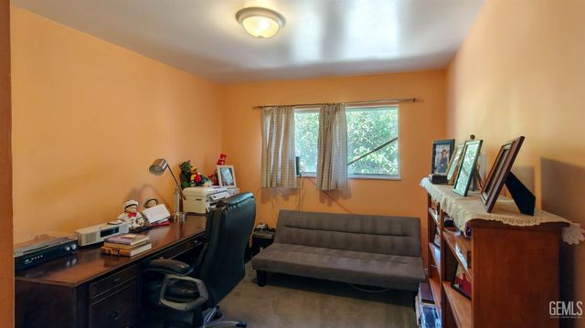 2925 Roanoke Court, Bakersfield, CA 93306