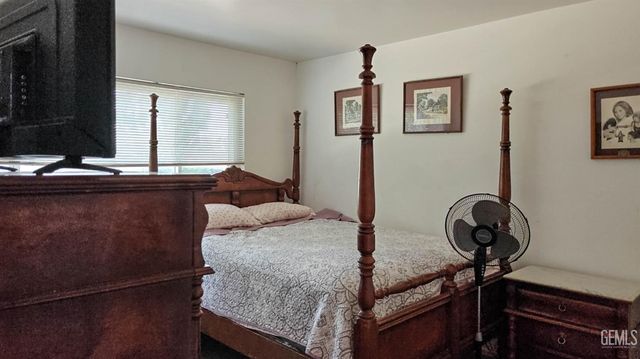 2925 Roanoke Court, Bakersfield, CA 93306