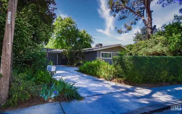 2925 Roanoke Court, Bakersfield, CA 93306