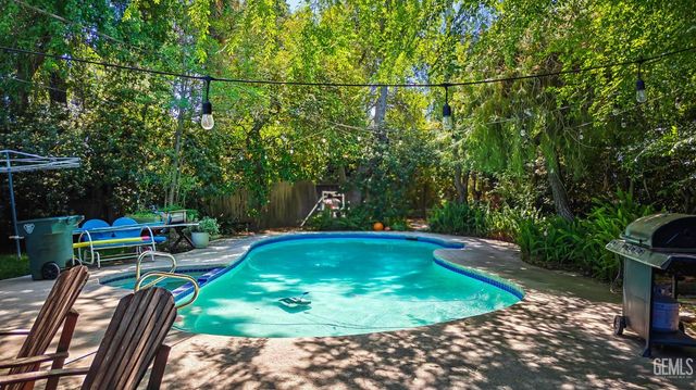 2925 Roanoke Court, Bakersfield, CA 93306