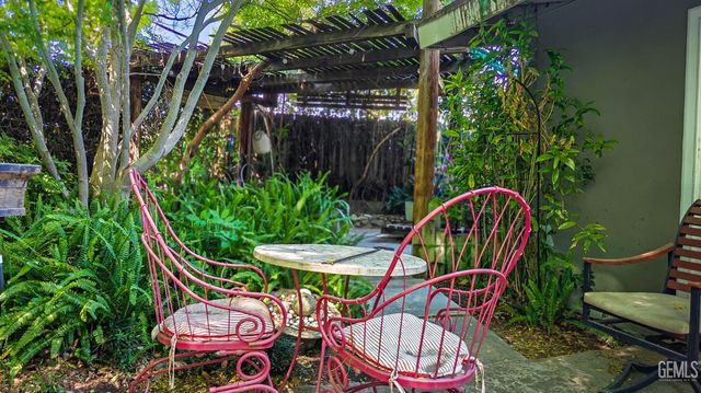 2925 Roanoke Court, Bakersfield, CA 93306