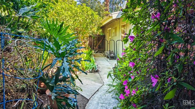 2925 Roanoke Court, Bakersfield, CA 93306