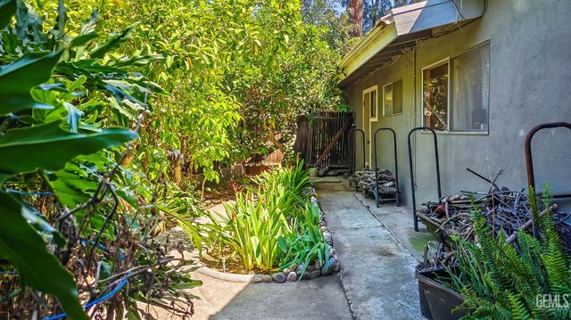 2925 Roanoke Court, Bakersfield, CA 93306