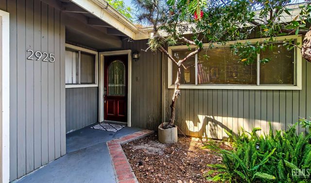2925 Roanoke Court, Bakersfield, CA 93306