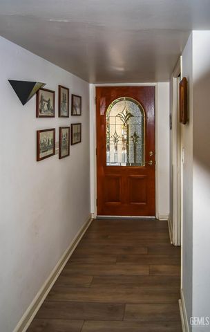 2925 Roanoke Court, Bakersfield, CA 93306