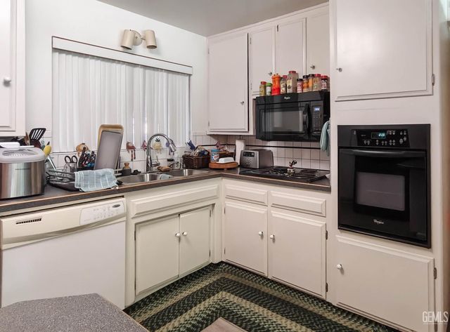 2925 Roanoke Court, Bakersfield, CA 93306