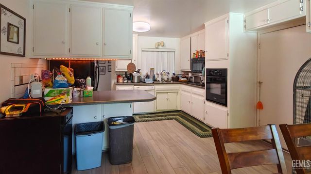 2925 Roanoke Court, Bakersfield, CA 93306