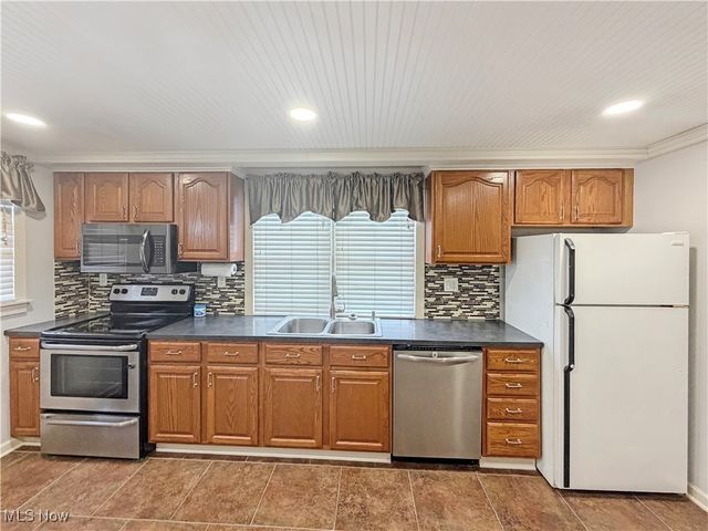 2341 Hardins Run Road, New Cumberland, WV 26047