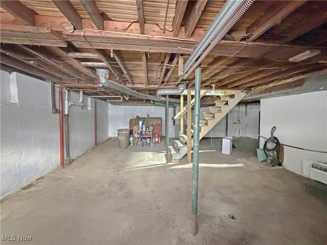 2341 Hardins Run Road, New Cumberland, WV 26047