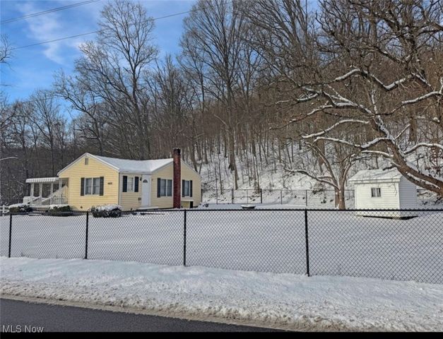 2341 Hardins Run Road, New Cumberland, WV 26047
