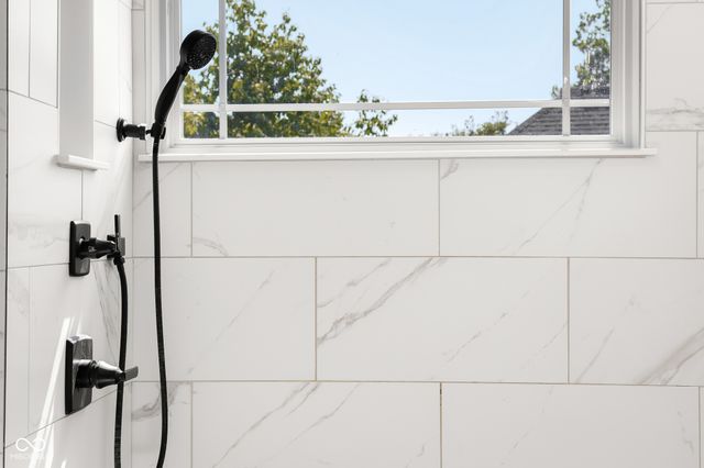 882 Box Turtle Court, Columbus, IN 47201